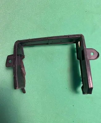 Land Rover Discovery Sport Battery bracket K8D202214AB LR124428 K8D2-02214-AB