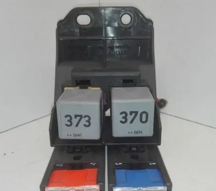 Audi A6 S6 C6 4F Relay mounting block 4F1937503