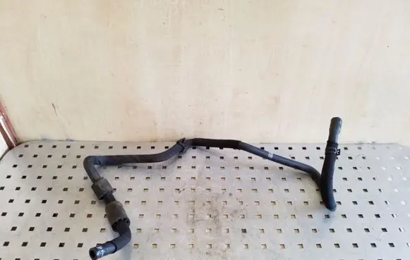 Volkswagen Touareg I Engine coolant pipe/hose