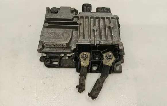 Peugeot 2008 I Other control units/modules 9810858280 28447924
