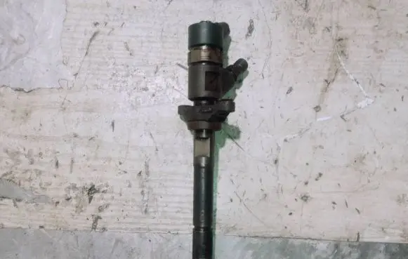 Volvo S40 Fuel injector 0445110259