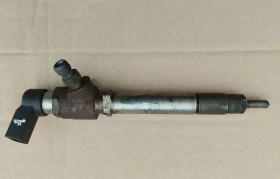 Citroen C6 Fuel injector 5U3Q9K546AA