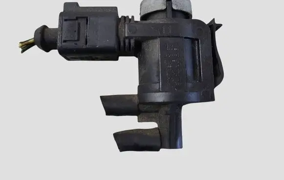 Volkswagen Golf VI Turbo solenoid valve 1K0906283A