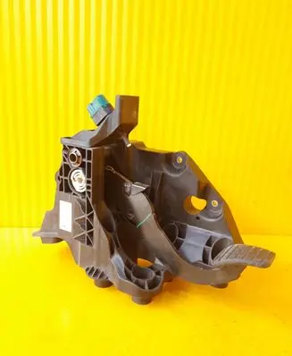 Nissan NV300 Accelerator throttle pedal 465016415R