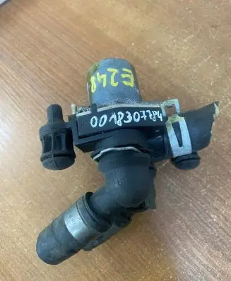 Mercedes-Benz E W210 Coolant heater control valve 0018307784 E248
