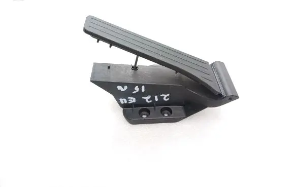 Mercedes-Benz E W212 Accelerator throttle pedal A2223001000 060315