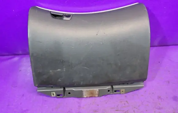 Volvo S60 Glove box 8650374