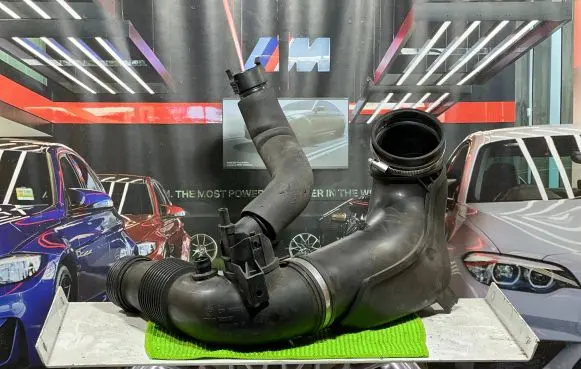 BMW 1 F20 F21 Air intake hose/pipe