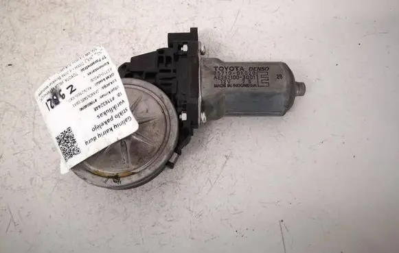Toyota Hilux (AN10, AN20, AN30) Rear door window regulator motor 857100K020