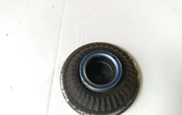 Opel Zafira B Coil spring mount 