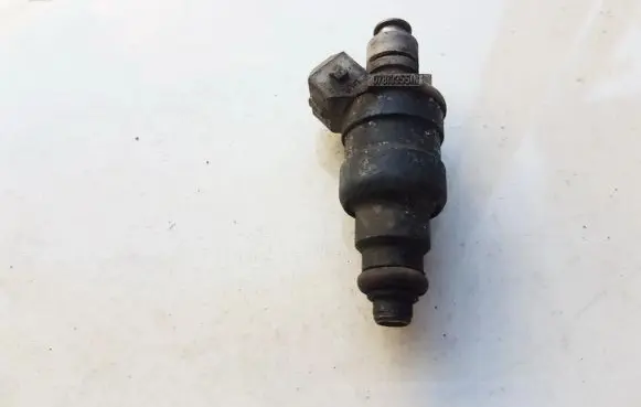 Audi A4 S4 B5 8D Fuel injector 078133551N