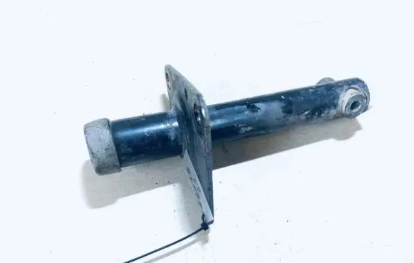 Front bumper mounting bracket