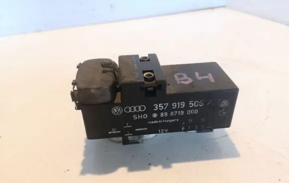 Volkswagen PASSAT B4 Coolant fan relay 
