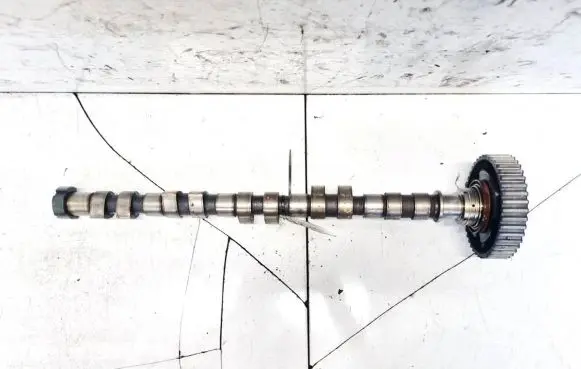 Volvo V70 Camshaft 8658598