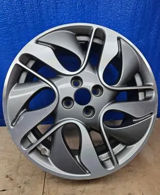 Renault Captur R17 alloy rim 