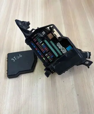 Lexus RX 450H Fuse box set 8272048100