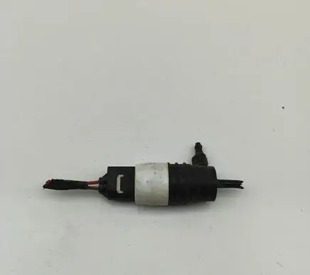 BMW X5 G05 Windscreen/windshield washer pump 8736998