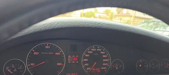 Speedometer (instrument cluster)