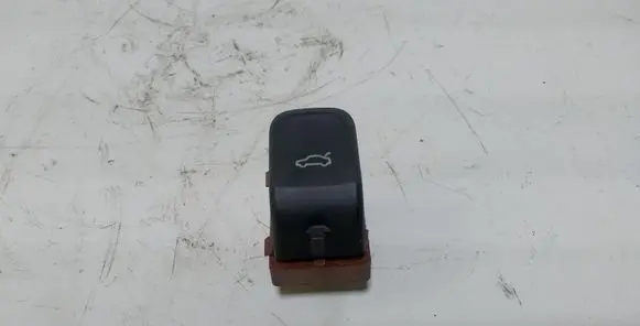Tailgate opening switch