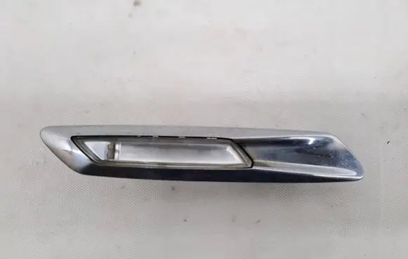 BMW 5 F10 F11 Front fender indicator light 7154167