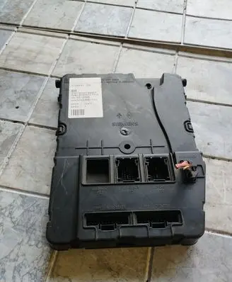Renault Megane II Comfort/convenience module 8200780007 8200615741B
