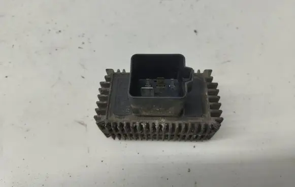 Opel Astra H Glow plug pre-heat relay 55354141 51299018A