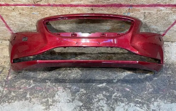 Volvo V40 Front bumper 31283732 S2511C086-Z