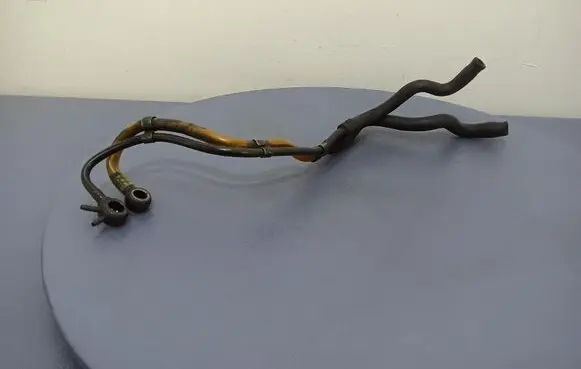 Audi A4 S4 B6 8E 8H Fuel line pipe 