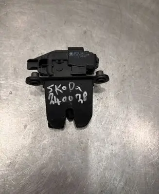 Skoda Fabia Mk2 (5J) Tailgate/trunk/boot lock/catch/latch 5J0827501B 204707