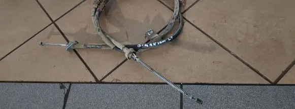 Isuzu D-Max Hand brake release cable 