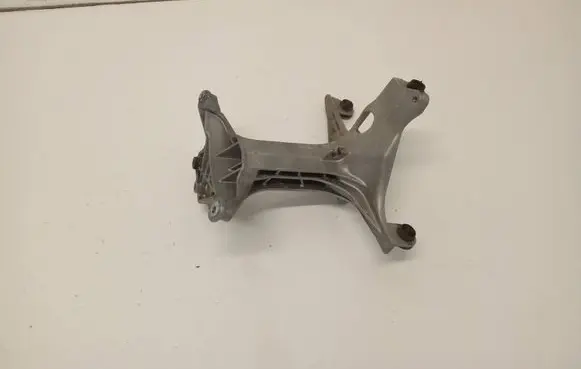 Mercedes-Benz C W205 Engine mounting bracket A2740981439