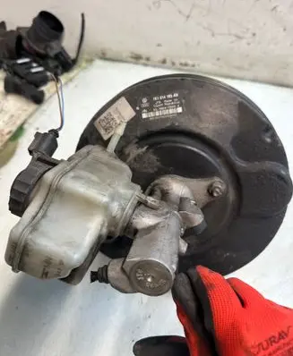 Skoda Octavia Mk2 (1Z) Brake booster 1K1614105AN 03786475034