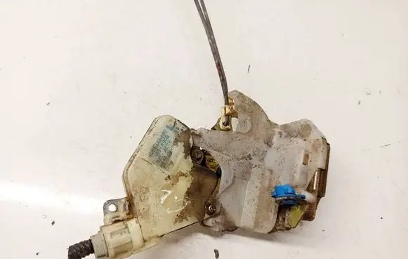 Nissan X-Trail T30 Rear door lock 80553AA300