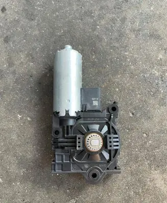 Mercedes-Benz A W177 Sunroof motor/actuator 10030663C