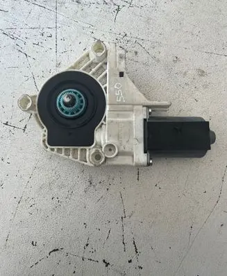 Audi A4 S4 B8 8K Front door window regulator motor 8K0959802A