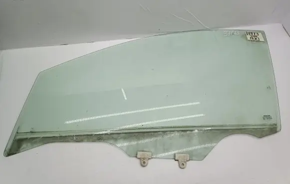 Nissan Tiida C11 Front door window glass four-door