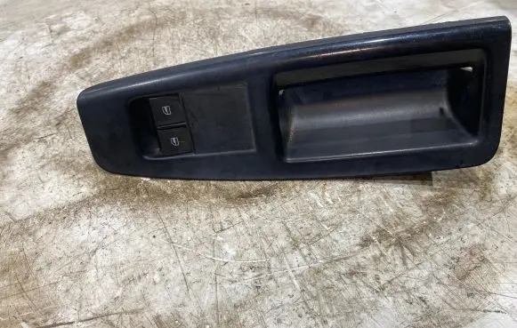 Volkswagen Polo IV 9N3 Electric window control switch 6Q1867171E