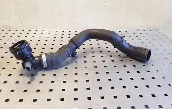 Audi Q7 4L Engine coolant pipe/hose 7L8121051L 7L6122291M
