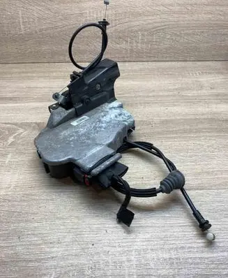 Volvo V50 Front door lock 30799332 A048069