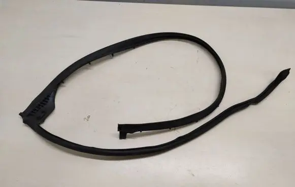 Audi A8 S8 D4 4H Rubber seal front door (on door) 4H0837718