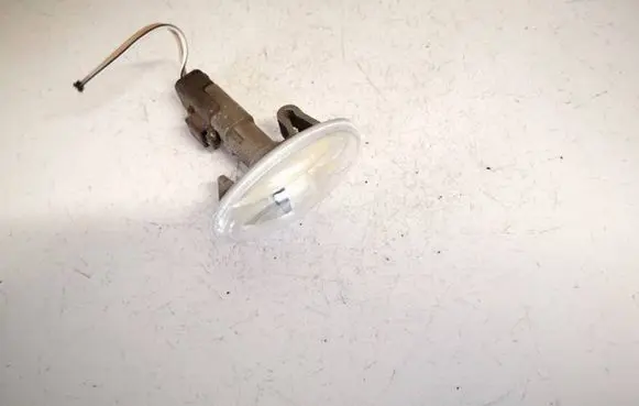 Front fender indicator light