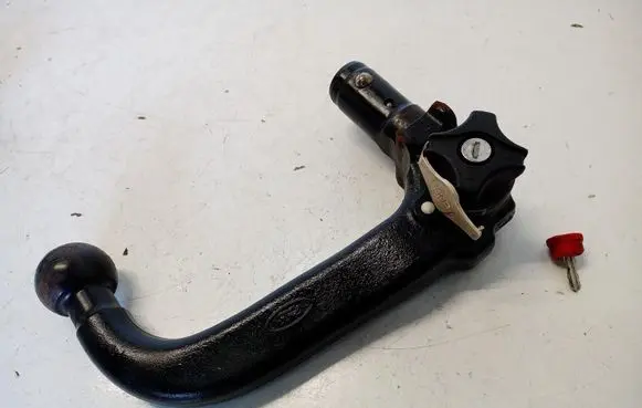 Ford Kuga I Detachable towbar 3250R211
