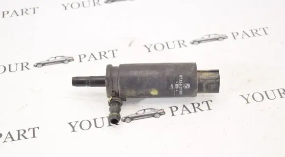 BMW 1 E81 E87 Headlight washer pump 8377613