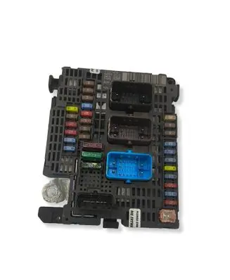 Peugeot 508 Fuse module 9677987580