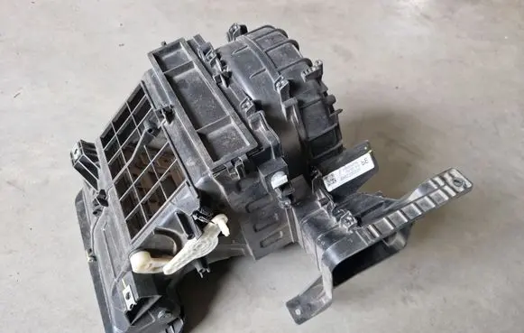 Isuzu D-Max Interior heater climate box assembly housing 8982330520
