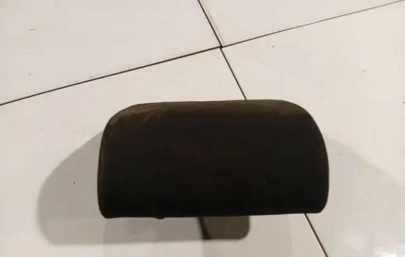 Volkswagen PASSAT B6 Front seat headrest