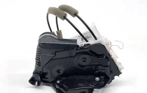 Toyota Yaris Cross Front door lock 