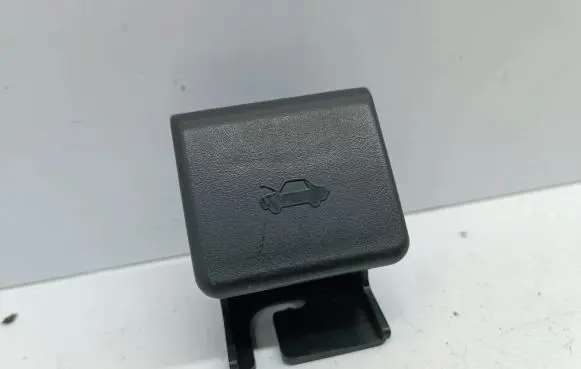 Mazda 3 I Engine bonnet (hood) release handle K3203