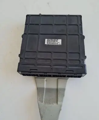 Mitsubishi Eclipse Engine control unit/module MR420675 E2T76473