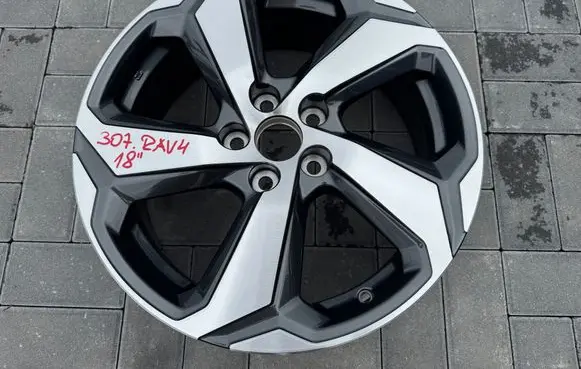 Toyota RAV 4 (XA40) R18 alloy rim 